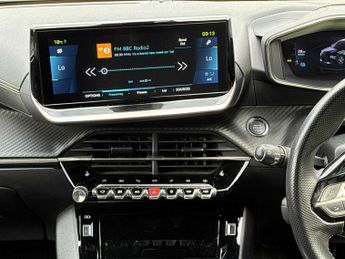 PEUGEOT 2008 100Kw Gt 50Kwh 5Dr Auto