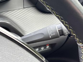 PEUGEOT 2008 100Kw Gt 50Kwh 5Dr Auto
