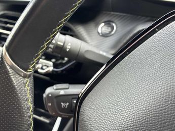 PEUGEOT 2008 100Kw Gt 50Kwh 5Dr Auto