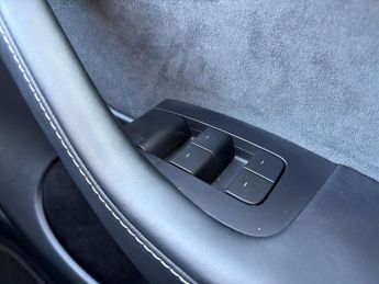 TESLA MODEL Y (Dual Motor) Long Range Suv 5Dr Electric Auto 4Wde (384 Bhp)