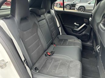 MERCEDES-BENZ A CLASS A200 Amg Line Premium Plus 5Dr Auto