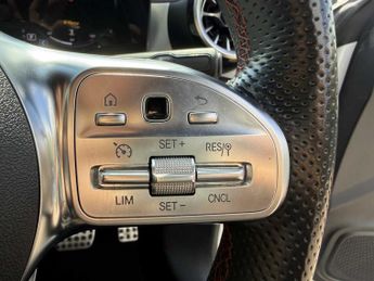 MERCEDES-BENZ CLA Cla 180 Amg Line Executive 4Dr Tip Auto