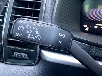 SKODA KAROQ 1.5 Tsi Act Se Drive Suv 5Dr Petrol Dsg Euro 6 (S/S) (150 Ps)