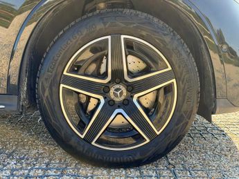 MERCEDES-BENZ GLC Glc 300 4Matic Amg Line 5Dr 9G-Tronic