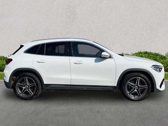 MERCEDES-BENZ GLA Gla 200 Amg Line Executive 5Dr Auto