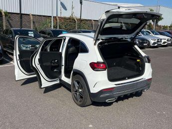 MERCEDES-BENZ GLA Gla 200 Amg Line Executive 5Dr Auto