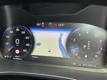 VOLVO XC40 2.0 B4P R Design 5Dr Auto
