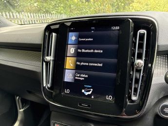 VOLVO XC40 2.0 B4P R Design 5Dr Auto