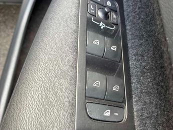 VOLVO XC40 1.5 T3 [163] R Design 5Dr Geartronic