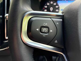 VOLVO XC40 1.5 T3 [163] R Design 5Dr Geartronic