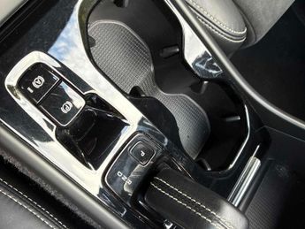 VOLVO XC40 1.5 T3 [163] R Design 5Dr Geartronic