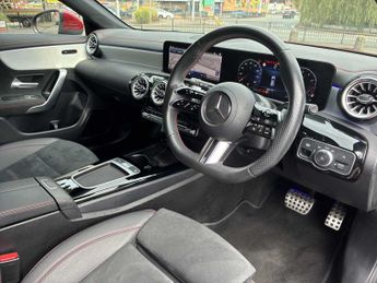 MERCEDES-BENZ CLA Cla 200 Amg Line Premium 5Dr Tip Auto