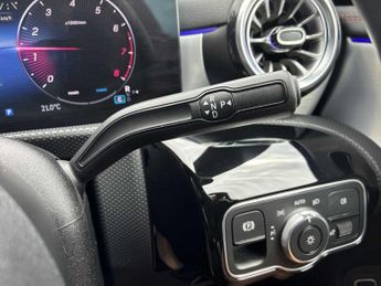 MERCEDES-BENZ CLA Cla 200 Amg Line Premium 5Dr Tip Auto