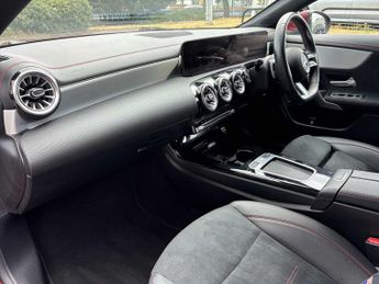 MERCEDES-BENZ CLA Cla 200 Amg Line Premium 5Dr Tip Auto
