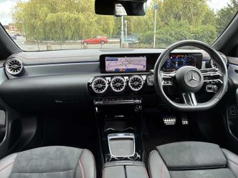 MERCEDES-BENZ CLA Cla 200 Amg Line Premium 5Dr Tip Auto
