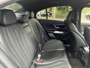 MERCEDES-BENZ E CLASS E200 Amg Line 4Dr 9G-Tronic