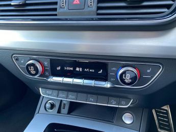 AUDI Q5 2.0 Tdi 40 S Line Suv 5Dr Diesel S Tronic Quattro Euro 6 (S/S) (