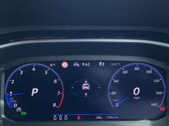 VOLKSWAGEN T-ROC T-Roc R-Line 1.5 Tsi 150Ps 7-Speed Dsg 5 Door