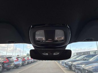 VOLVO XC40 2.0 B3P Plus Dark 5Dr Auto