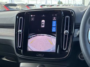 VOLVO XC40 2.0 B3P Plus Dark 5Dr Auto