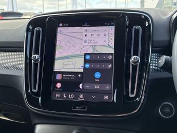 VOLVO XC40 2.0 B3P Plus Dark 5Dr Auto