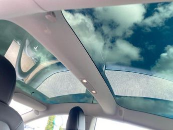 TESLA MODEL 3 Standard Plus 4Dr Auto