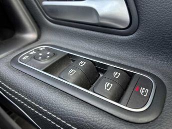 MERCEDES-BENZ CLA Cla 180 Amg Line 4Dr Tip Auto