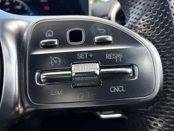 MERCEDES-BENZ CLA Cla 180 Amg Line 4Dr Tip Auto