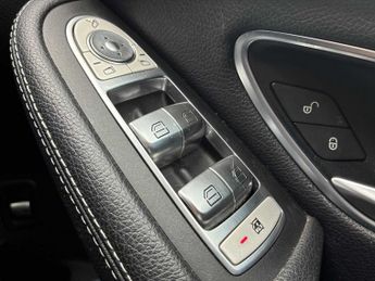 MERCEDES-BENZ GLC Glc 220D 4Matic Amg Line Premium 5Dr 9G-Tronic