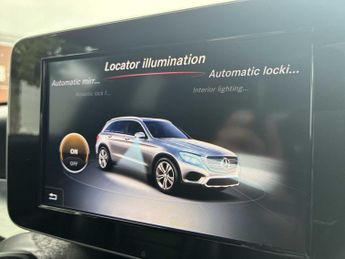 MERCEDES-BENZ GLC Glc 220D 4Matic Amg Line Premium 5Dr 9G-Tronic