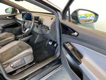 VOLKSWAGEN ID.5 Pro 77Kwh Style Suv 5Dr Electric Auto (174 Ps)