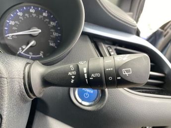 TOYOTA C-HR 1.8 Vvt-H Design Suv 5Dr Petrol Hybrid Cvt Euro 6 (S/S) (122 Ps)