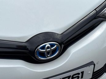 TOYOTA AURIS 1.8 Vvt-H Design Hatchback 5Dr Petrol Hybrid Cvt Euro 6 (S/S) (1