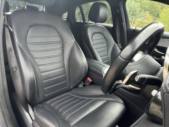 MERCEDES-BENZ GLC COUPE Glc 300 4Matic Amg Line 5Dr 9G-Tronic