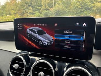 MERCEDES-BENZ GLC COUPE Glc 300 4Matic Amg Line 5Dr 9G-Tronic