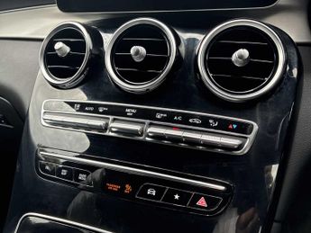 MERCEDES-BENZ GLC COUPE Glc 300 4Matic Amg Line 5Dr 9G-Tronic