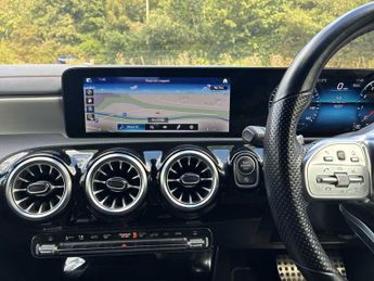 MERCEDES-BENZ CLA Cla 200 Amg Line Premium 4Dr Tip Auto