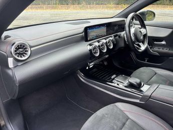 MERCEDES-BENZ CLA Cla 200 Amg Line Premium 4Dr Tip Auto