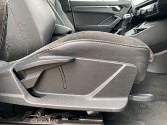 AUDI Q3 2.0 Tdi 35 S Line Suv 5Dr Diesel S Tronic Euro 6 (S/S) (150 Ps)