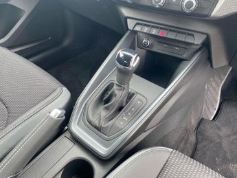 AUDI A1 1.0 Tfsi 30 S Line Sportback 5Dr Petrol S Tronic Euro 6 (S/S) (1