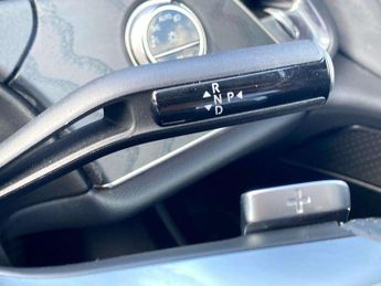 MERCEDES-BENZ E CLASS E200 Amg Line 4Dr 9G-Tronic