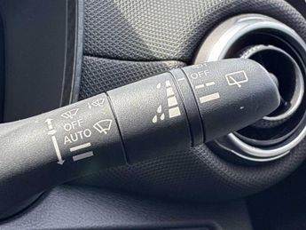 NISSAN JUKE 1.6 Hybrid N-Connecta 5Dr Auto