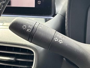 NISSAN JUKE 1.6 Hybrid N-Connecta 5Dr Auto