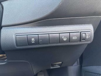 TOYOTA COROLLA 1.8 Vvt-I Hybrid Design 5Dr Cvt
