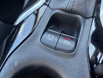 TOYOTA COROLLA 1.8 Vvt-I Hybrid Design 5Dr Cvt