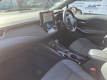 TOYOTA COROLLA 1.8 Vvt-I Hybrid Design 5Dr Cvt