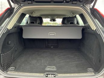 VOLVO XC60 2.0 B4D Momentum 5Dr Awd Geartronic