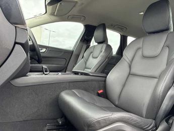 VOLVO XC60 2.0 B4D Momentum 5Dr Awd Geartronic