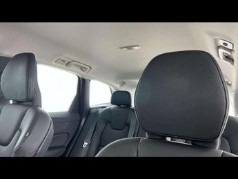 VOLVO XC60 2.0 B5P Momentum 5Dr Awd Geartronic
