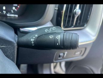 VOLVO XC60 2.0 B5P [250] R Design Pro 5Dr Awd Geartronic